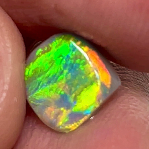 Stunning Lightning Ridge Knobby Rub 1.30cts Jewellery Quality stone Gorgeous mix of patterns and Bright full spectrum of colours 8x7x2mm NSW040