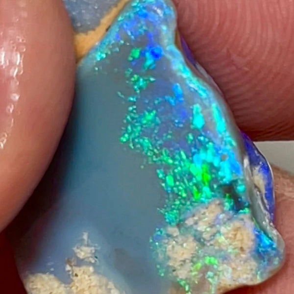 Gorgeous L/Ridge Dark Base Rub Rough 9.75cts Bright Multifires to exposed faces 19x14x6mm NSW133