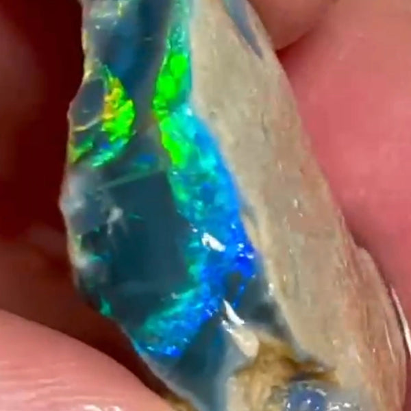 Mulga® Gem Black/Dark Seam opal rough 17.95cts Wee Warra Plains Very Exotic Bright Gorgeous Multi Fires rough to cut  24x16x7 mm NEW931