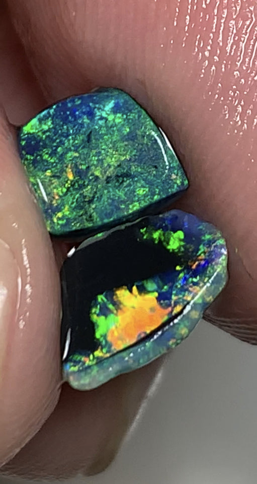 Australian Rough Opal Lightning Ridge Mulga ® Black 2.7ct Little pair RUBs Black base Gorgeous Bright Multi fires 8x6x5mm & 7x6x4mm ET6297