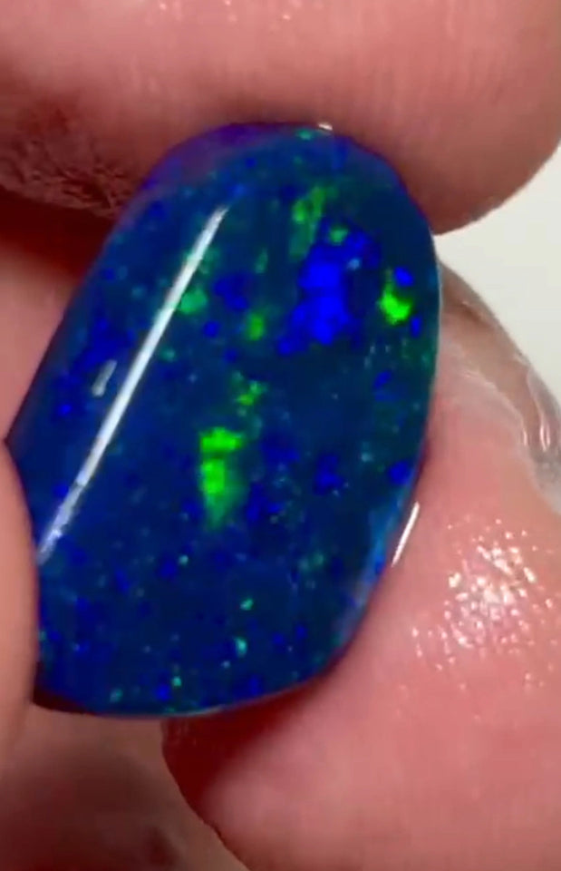 Gorgeous Black opal rub Lightning Ridge 12.00cts Stunning Face loaded with Blue dominant Multifires  20.00x 10.00x 5.00mm  NEW964