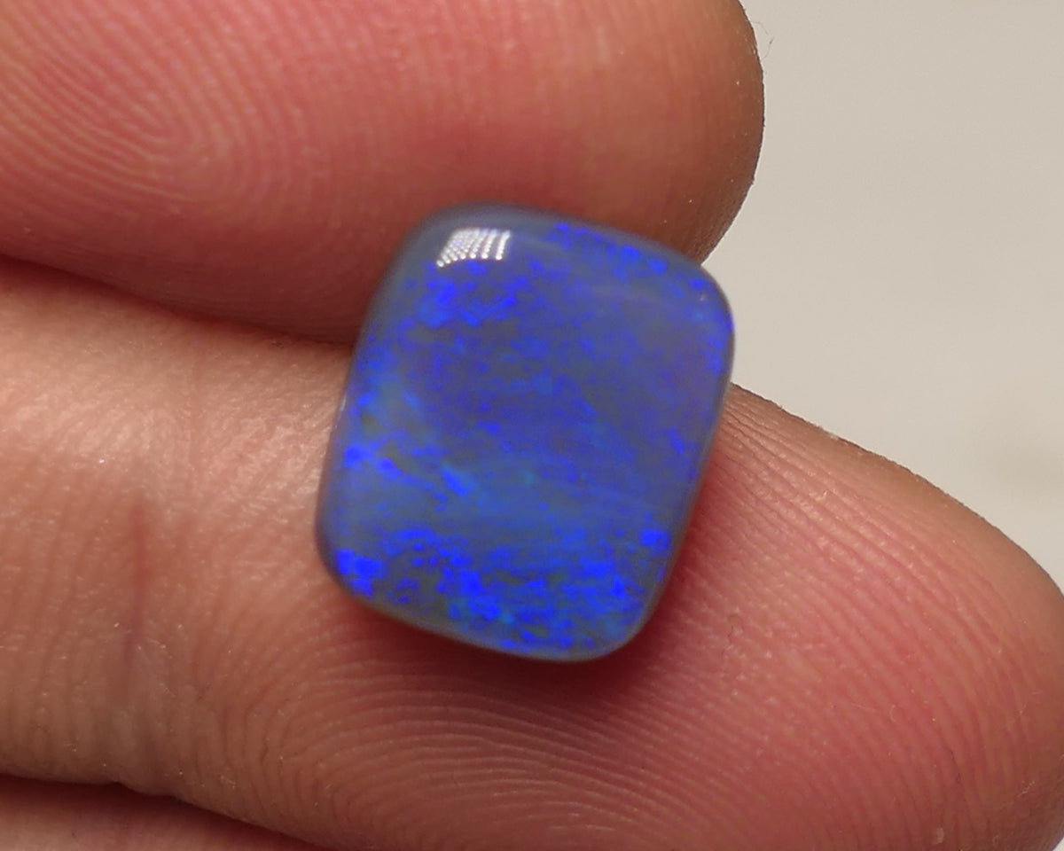 Australian Dark Crystal Opal Gemstone 3.9cts Jewellery Grade N6 Body Tone B4 Brightness Gorgeous Blue fires 12x10x4mm WAC59