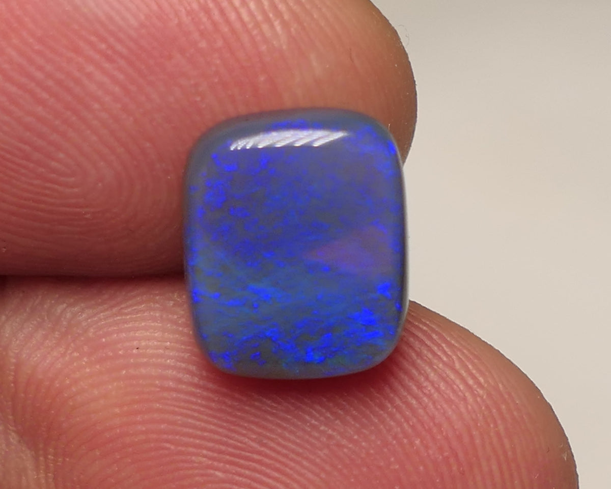 Australian Dark Crystal Opal Gemstone 3.9cts Jewellery Grade N6 Body Tone B4 Brightness Gorgeous Blue fires 12x10x4mm WAC59