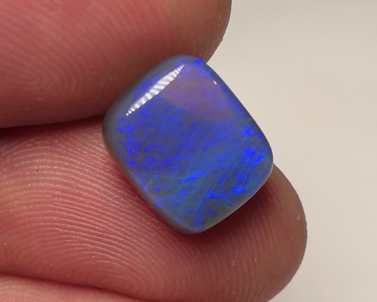 Australian Dark Crystal Opal Gemstone 3.9cts Jewellery Grade N6 Body Tone B4 Brightness Gorgeous Blue fires 12x10x4mm WAC59