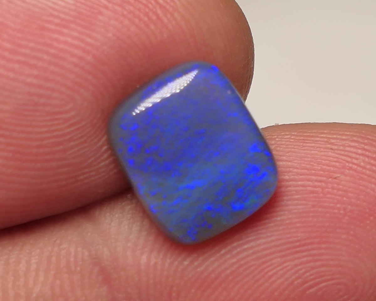 Australian Dark Crystal Opal Gemstone 3.9cts Jewellery Grade N6 Body Tone B4 Brightness Gorgeous Blue fires 12x10x4mm WAC59