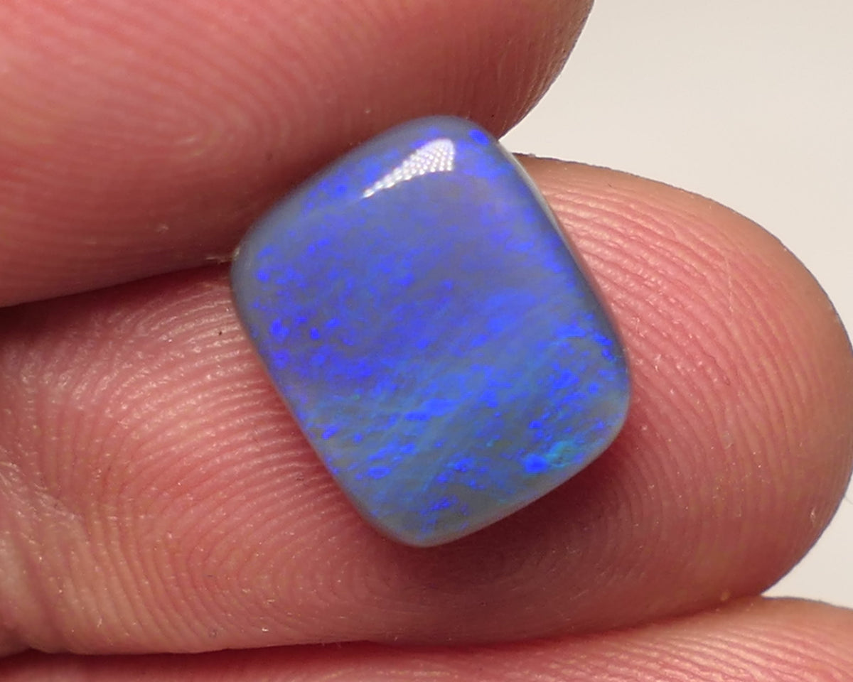 Australian Dark Crystal Opal Gemstone 3.9cts Jewellery Grade N6 Body Tone B4 Brightness Gorgeous Blue fires 12x10x4mm WAC59