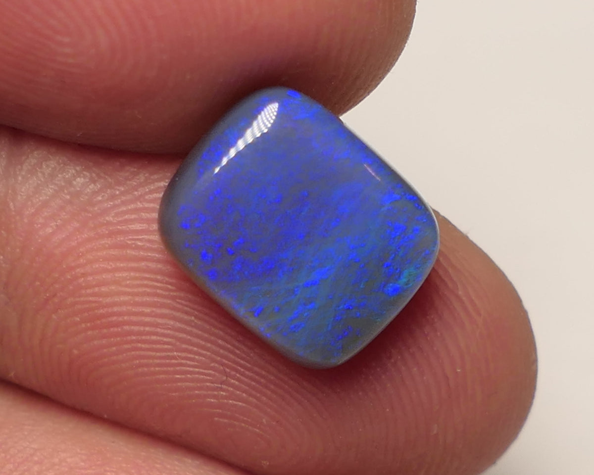 Australian Dark Crystal Opal Gemstone 3.9cts Jewellery Grade N6 Body Tone B4 Brightness Gorgeous Blue fires 12x10x4mm WAC59