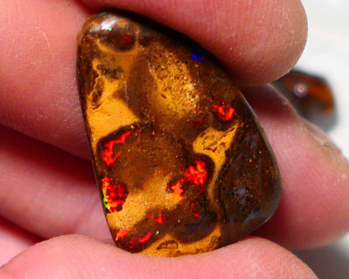 Queensland Boulder Matrix opal RED ALERT SOMETHING IS ON FIRES !!!!!!!! 23.50cts rough rub Koroit gorgeous face with Amazing Red Dominant fires 28x18x5mm BO-014