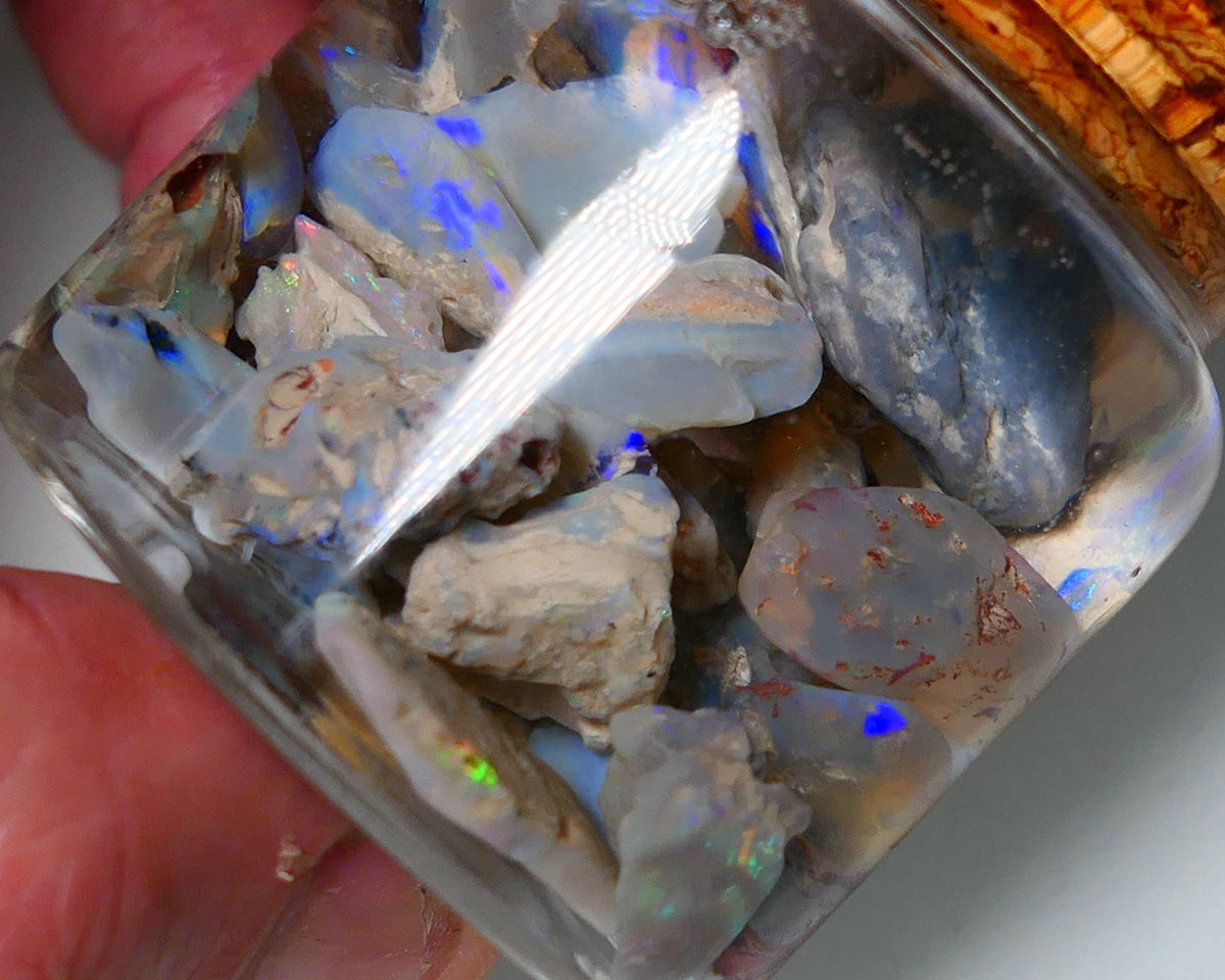 Lightning Ridge Rough Seam Opal Parcel 140cts Lots of Potential & some Cutters With lots colours 15x12x5mm to chip size 1418