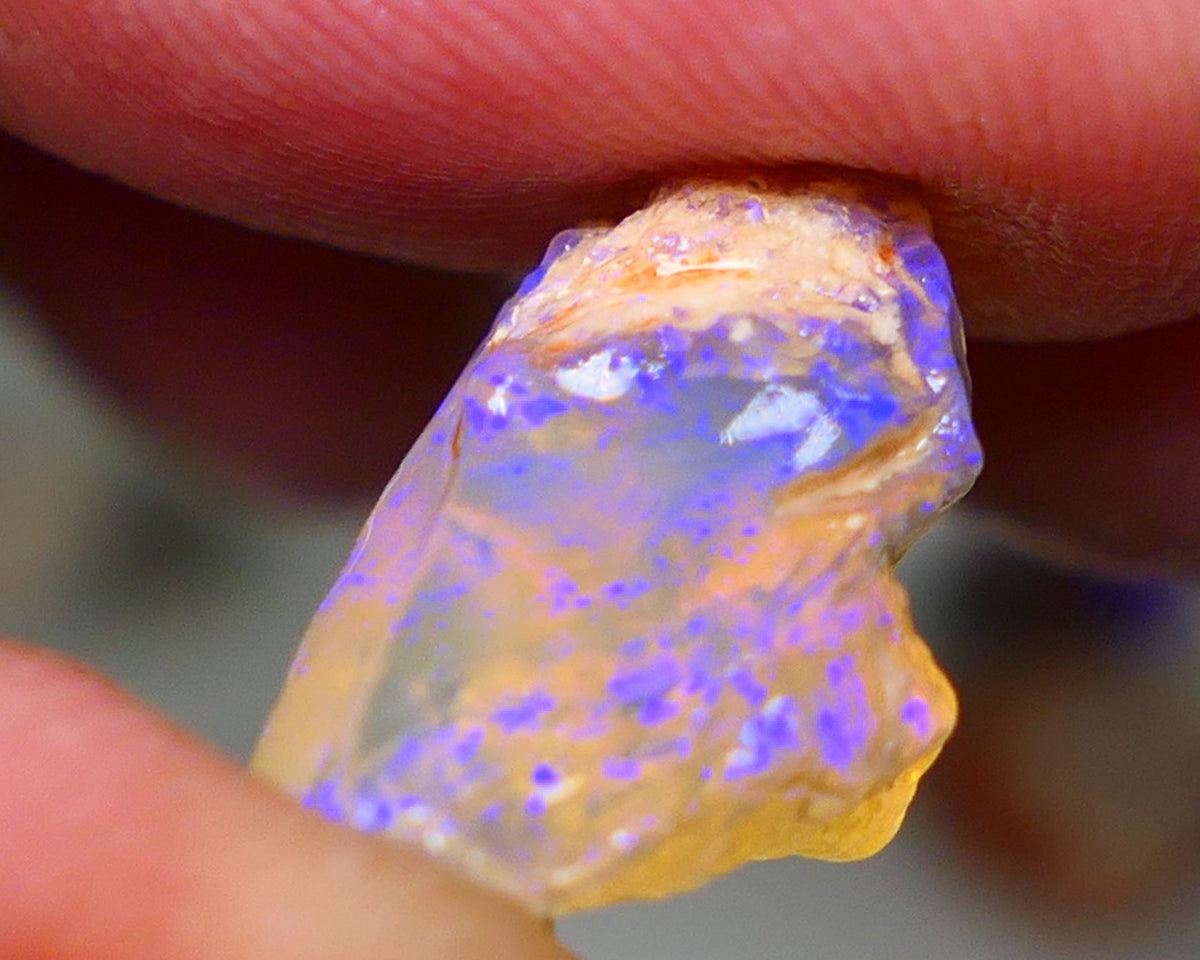 Lightning Ridge Opal Dark Crystal Base Seam Rough Rub 6.25cts Stunning Bright Blue fires 18x10x8mm NS111