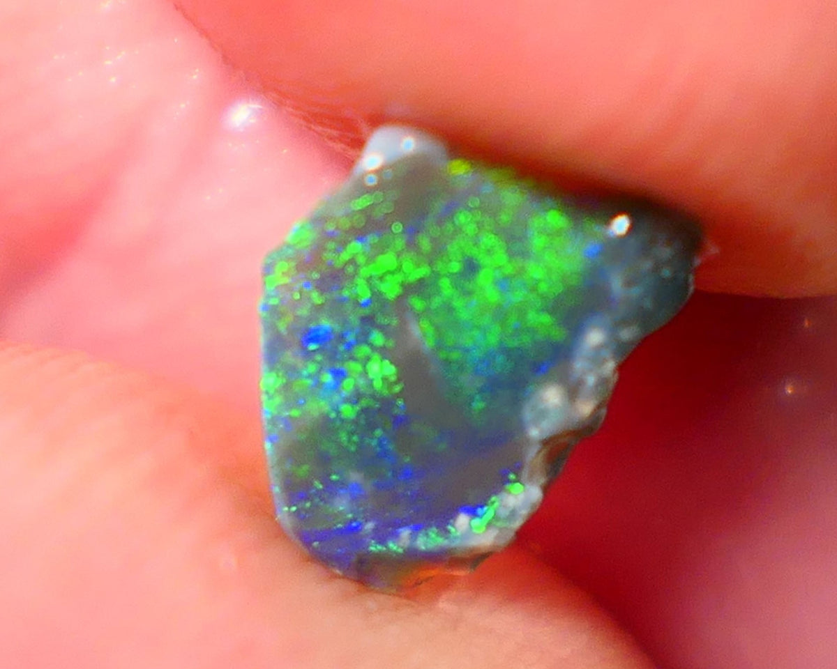 Mulga® Green/Blue dominant Multifires on Black Opal Rough Rub Miners Bench® 0.75cs Gorgeous face 10x6x2mm NS153