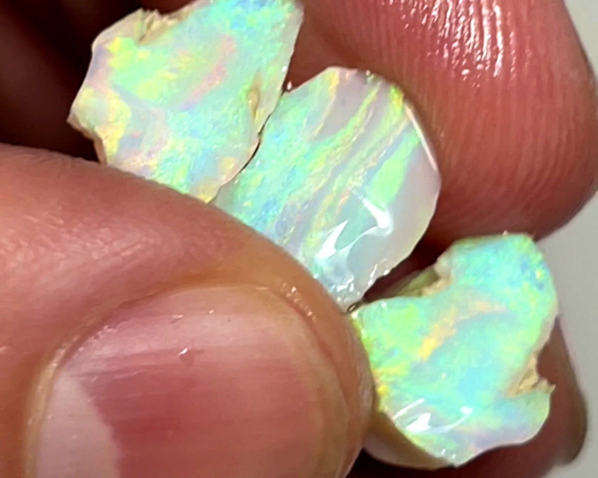 Lightning Ridge 13.50cts Bright & gorgeous Light base Seam Opal rough to cut Bright & gorgeous multifires 10x10x8 to 10x8x7mm 1121