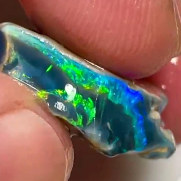 Mulga® Gem Black/Dark Seam opal rough 17.95cts Wee Warra Plains Very Exotic Bright Gorgeous Multi Fires rough to cut  24x16x7 mm NEW931