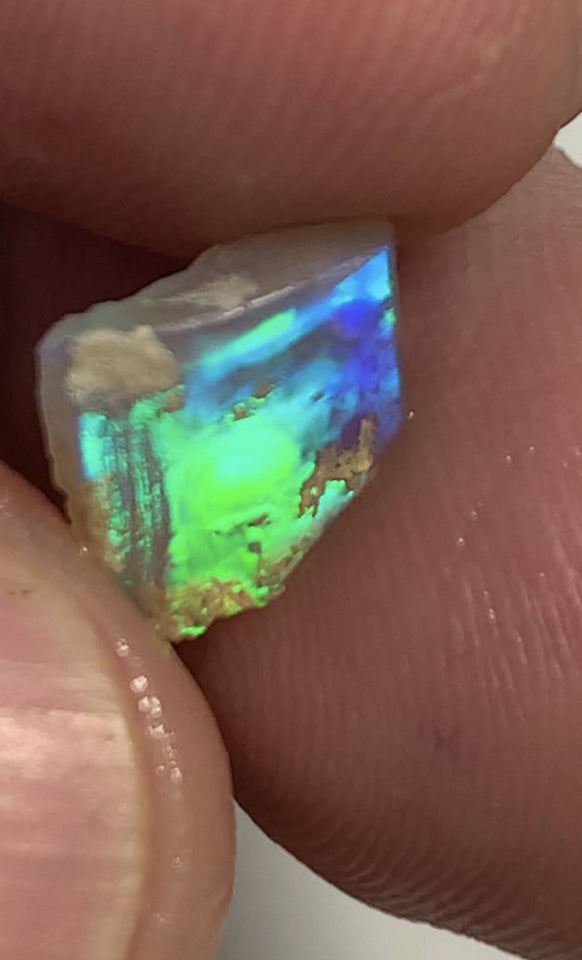 Australian Opal Crystal Rough / Rub / Preform 1.8cts SCRIPT & BROADFLASH Super Bright Multi fires WSB258