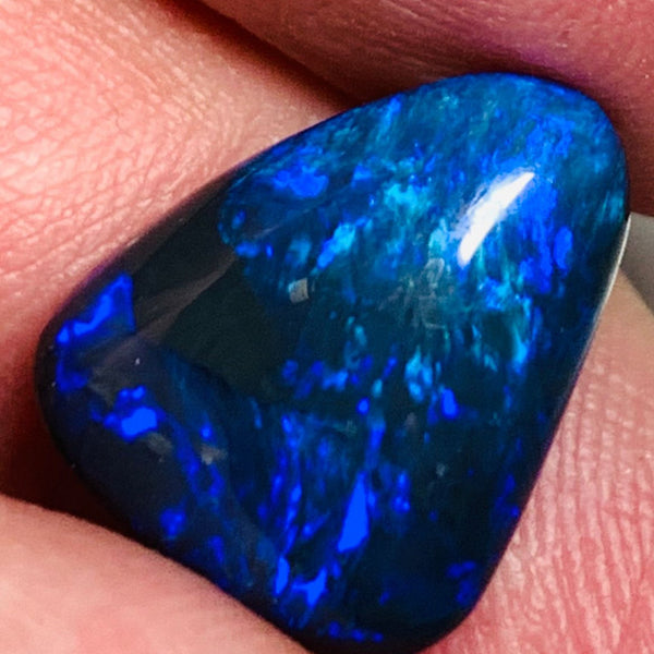 Australian Black Opal Gemstone 6.8cts N1 Body Tone B2 Brightness Gorgeous Blue fires WSB661R