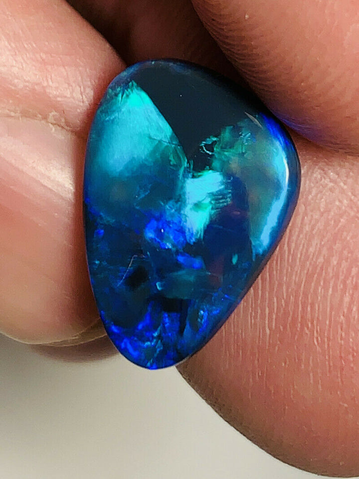 Australian Black Opal Gemstone 3.9cts N2 Body Tone B2 Brightness Broadflash Pattern Green / Blue fires 16x12x2mm  GEM1204