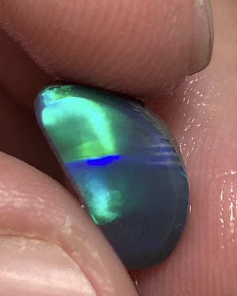 Australian Opal Gem Grade Single Black Rub 2.5cts Rub/Rough/Preform Super bright Multifires on Black here Stunning Broad flash pattern 13x7x3mm WSC768