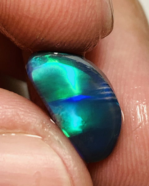 Australian Opal Gem Grade Single Black Rub 2.5cts Rub/Rough/Preform Super bright Multifires on Black here Stunning Broad flash pattern 13x7x3mm WSC768