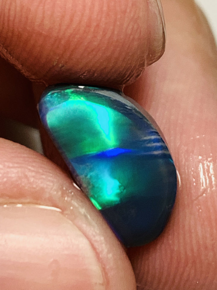 Australian Opal Gem Grade Single Black Rub 2.5cts Rub/Rough/Preform Super bright Multifires on Black here Stunning Broad flash pattern 13x7x3mm WSC768
