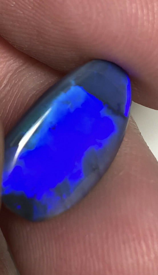 Australian Black Opal Gemstone 3.6cts N3 Body Tone B1 Brightness Gorgeous Vivid Blue fires 17x10x2mm GEM1111