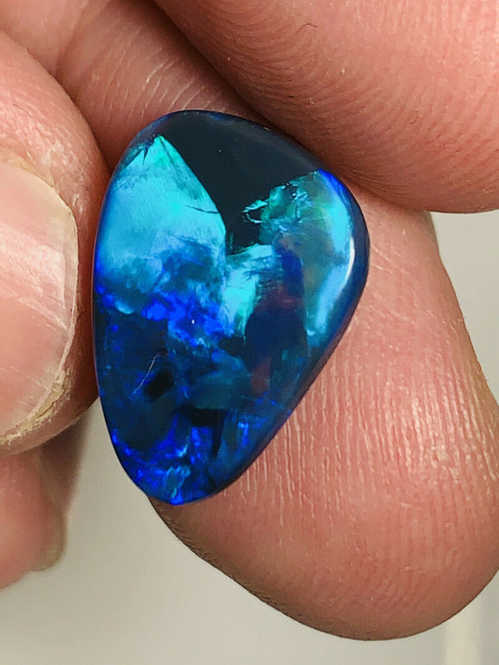 Australian Black Opal Gemstone 3.9cts N2 Body Tone B2 Brightness Broadflash Pattern Green / Blue fires 16x12x2mm  GEM1204