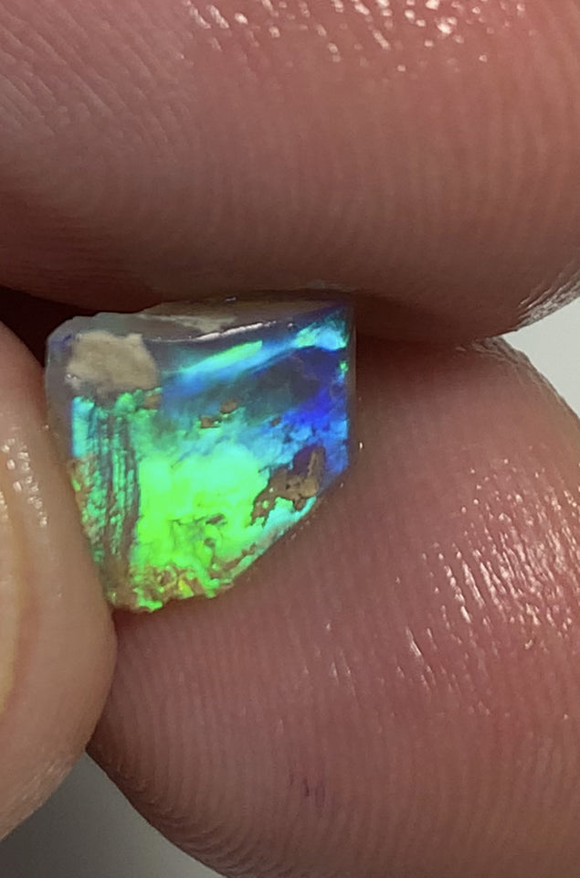 Australian Opal Crystal Rough / Rub / Preform 1.8cts SCRIPT & BROADFLASH Super Bright Multi fires WSB258
