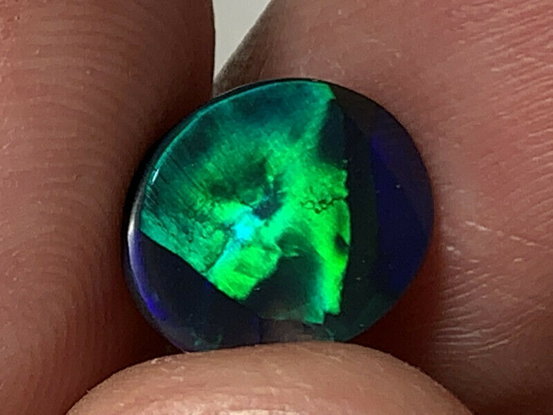 Australian Black Opal Gemstone 1.45cts N2 Body Tone B2 Brightness Angel Fish Pattern Green / Blue fires 12x9x2mm  GEM895