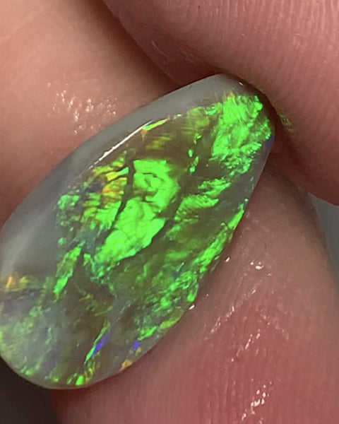 Australian Rough / Rub Dark Crystal opal 4.6cts Stunning Big Clean Bright Mostly Green fires 19x12x3mm WSM84