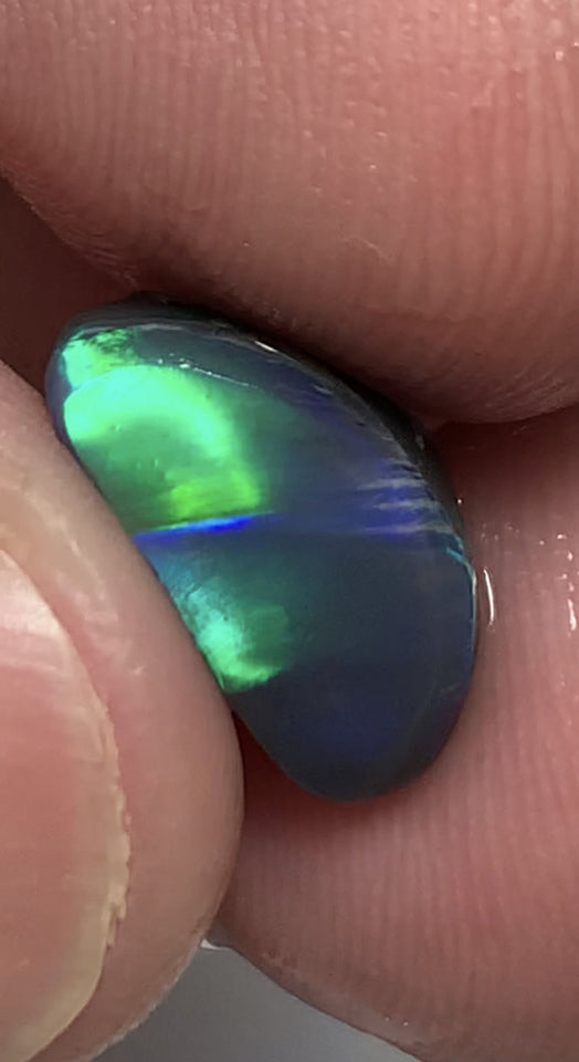 Australian Opal Gem Grade Single Black Rub 2.5cts Rub/Rough/Preform Super bright Multifires on Black here Stunning Broad flash pattern 13x7x3mm WSC768