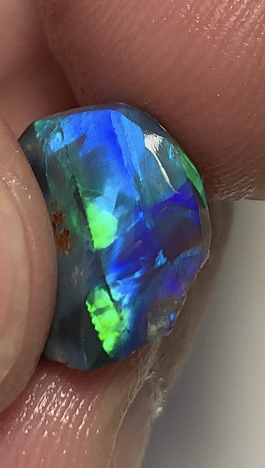 Australian Opal Semi Black Crystal Rub 4cts Extremely Saturated Vibrant Rough / Rub Super Vivid bright fires gorgeous play of colour WSC358