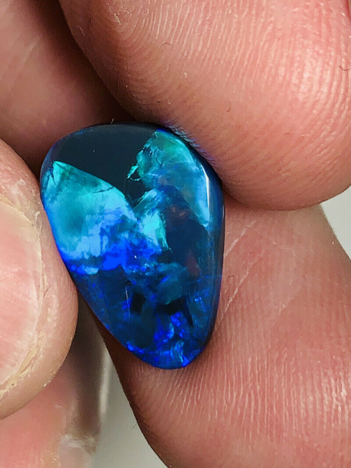 Australian Black Opal Gemstone 3.9cts N2 Body Tone B2 Brightness Broadflash Pattern Green / Blue fires 16x12x2mm  GEM1204